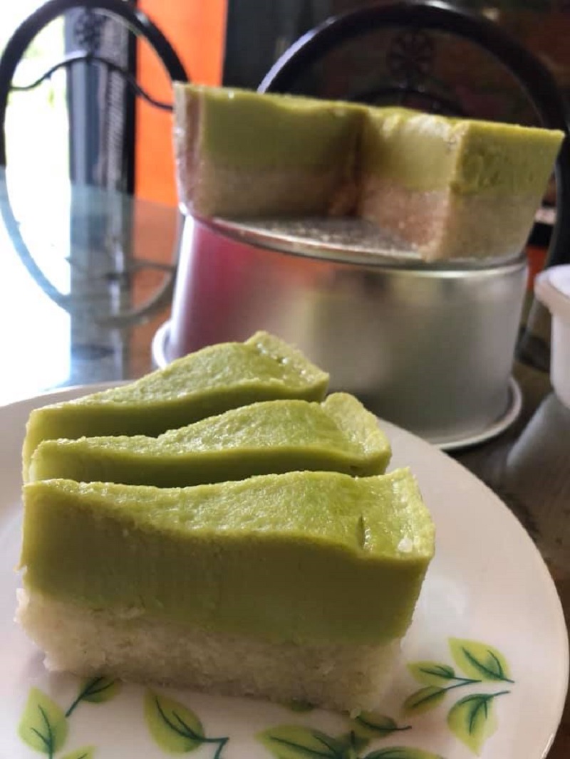 Kuih Pulut Sekaya tradisi berlapis pulut dan pandan yang lazat.