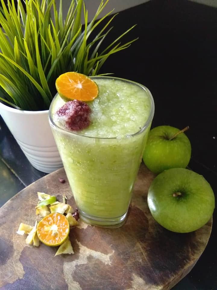 Aneka jus buah menyegarkan seperti jus tembikai dan jus alpukat.