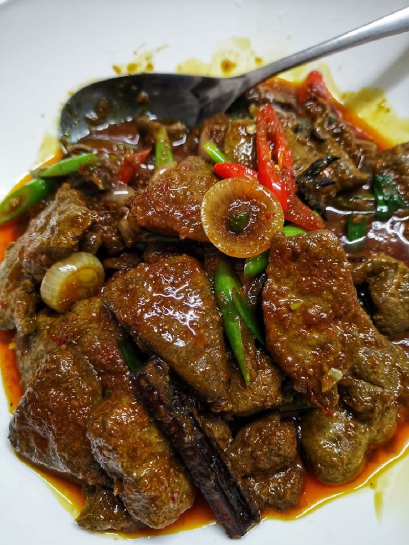 Hidangan hati lembu masak pengantin yang sedap dan menyelerakan.