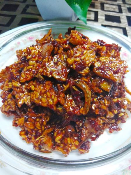 Sambal tempe dengan ikan bilis yang pedas