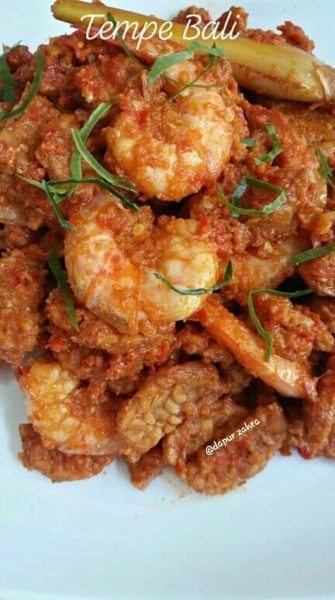 Tempe bali berempah dan pedas