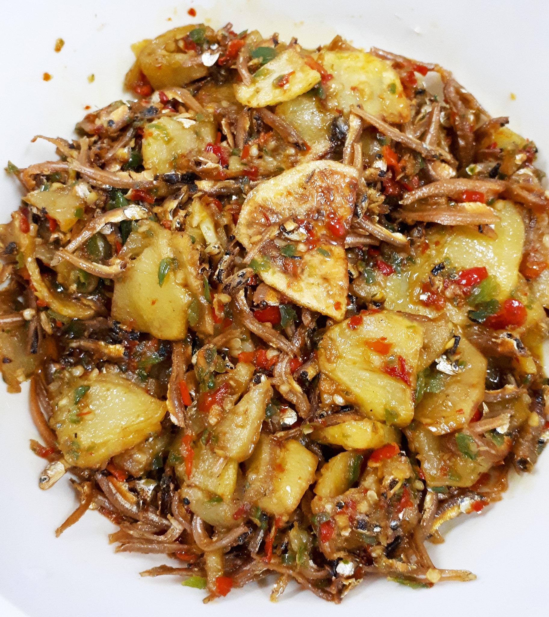 Ikan bilis kentang berlada