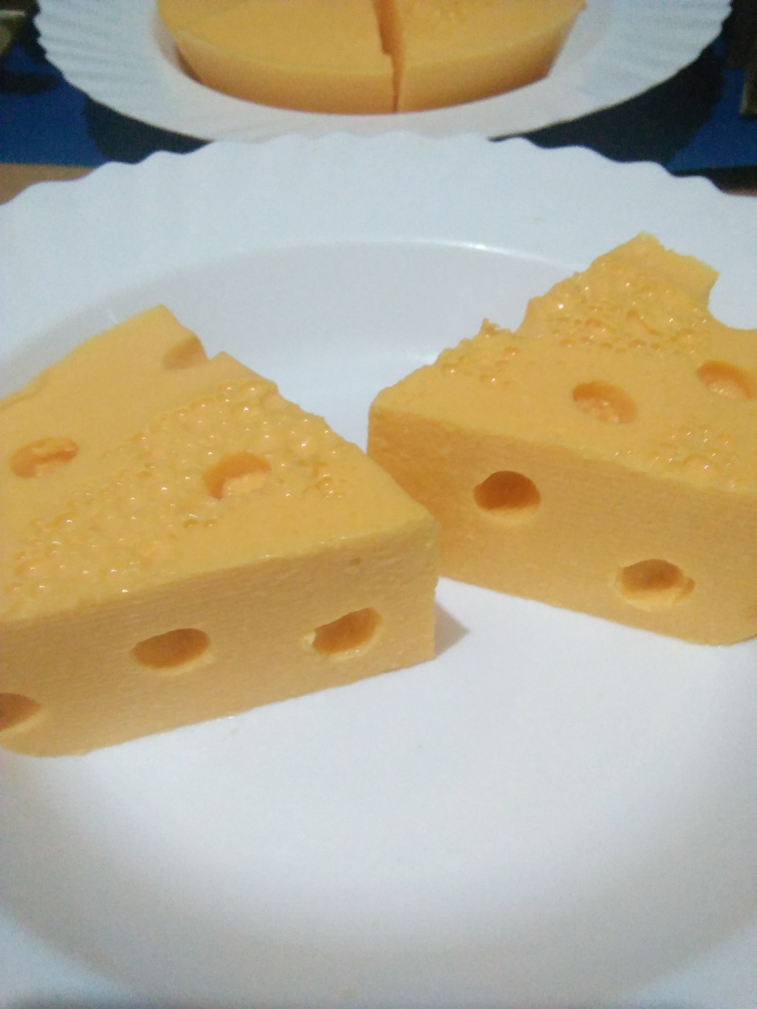 Puding keju Tom & Jerry dengan hiasan kartun