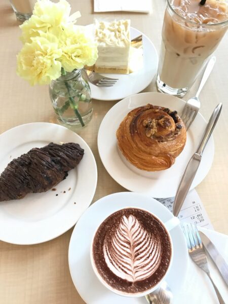 Kuih pastry dan kopi di Madeleine Coffee & Patisserie