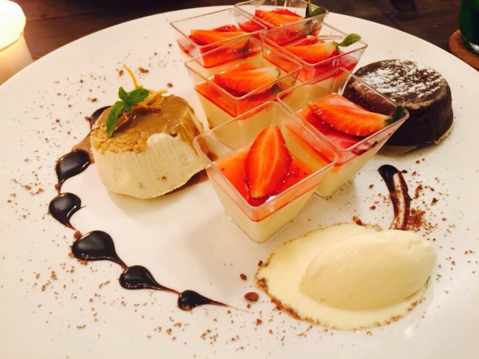 Pinggan pencuci mulut di BUCOLIC Cafe & Catering