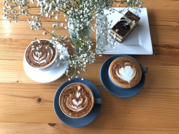 Sajian kopi di Earthlings Coffee