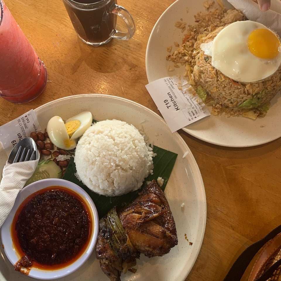 Pelbagai tempat makan menarik di Shah Alam Seksyen 7