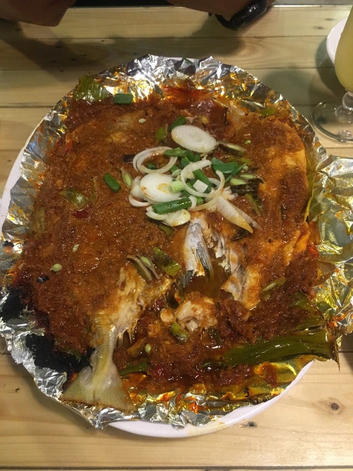 Gambar ikan bakar di restoran di Kota Bharu