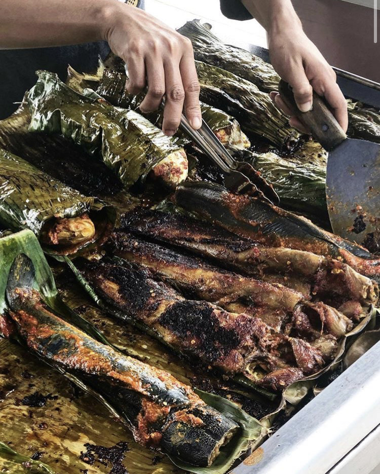 Sajian ikan bakar di restoran popular Kajang.