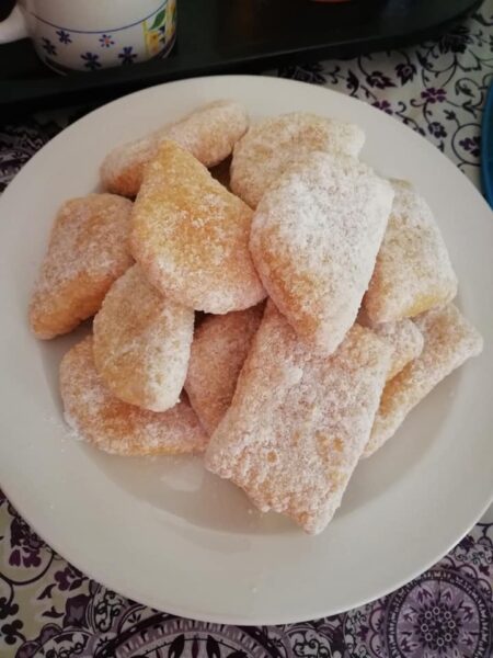 Kuih gegatas tradisional Melayu