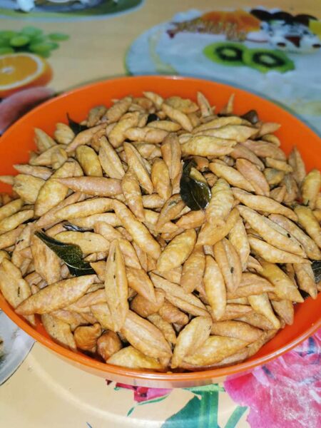 Kuih gunting tradisional Melayu