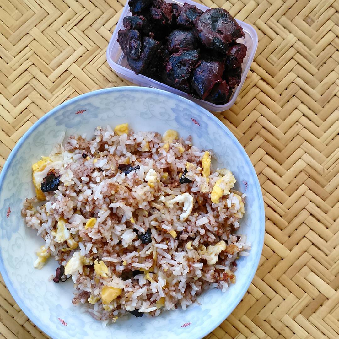 Nasi goreng dabai hitam khas Sarawak