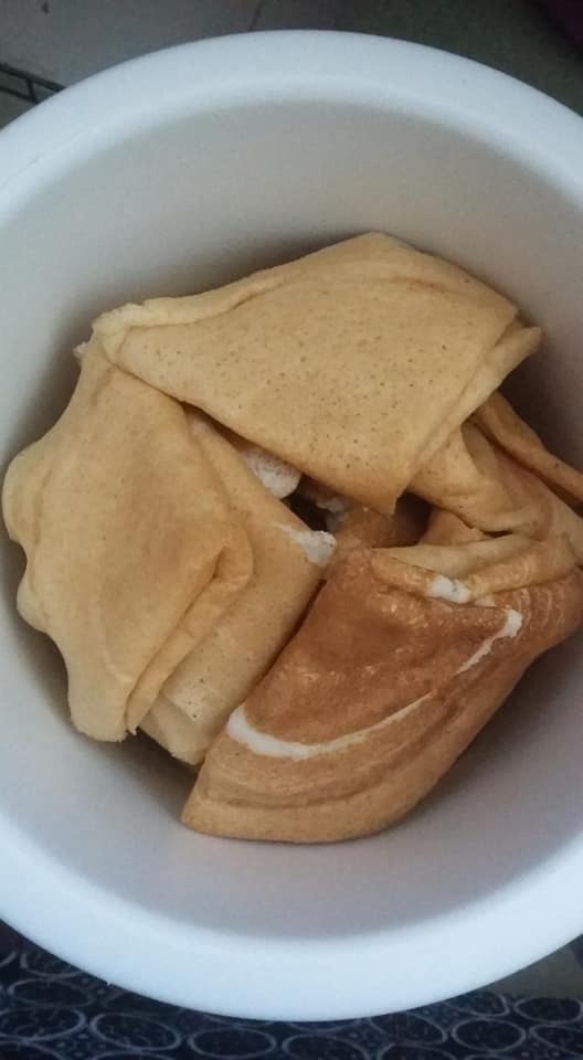 Tosai rangup dihidang bersama kari dan chutney.