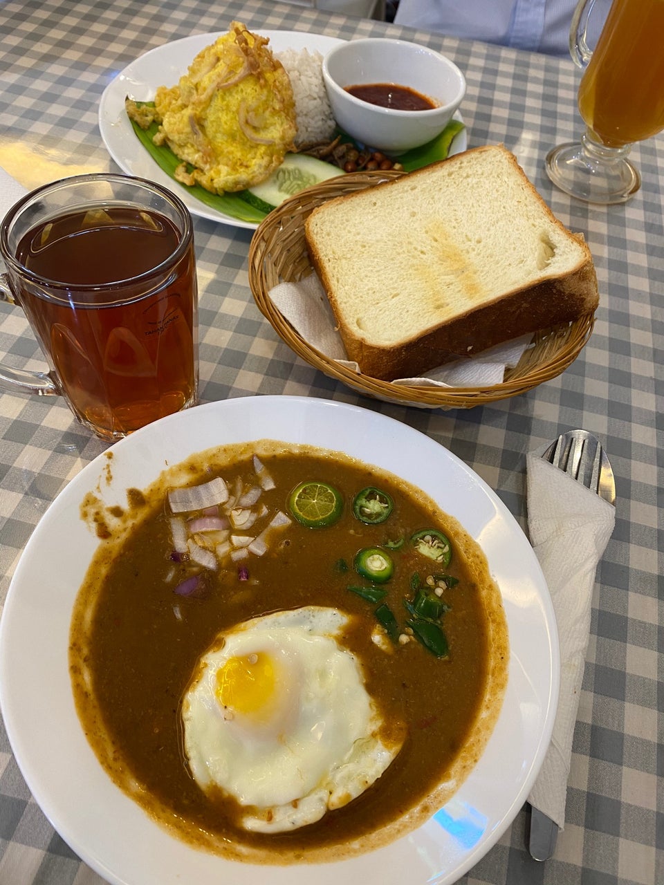 roti bakar kacang pool