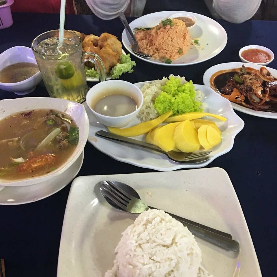 tempat makan malam ipoh - tomyam batu 6