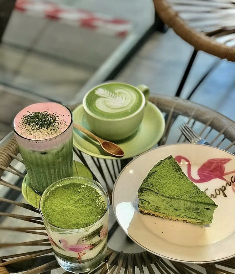 Pelbagai jenis kek cantik dari kedai kek di Penang