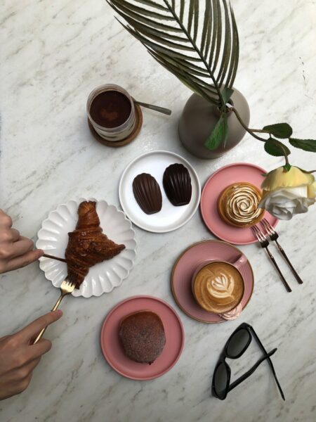 Kek madeleine dari La Vie En Rose Patisserie