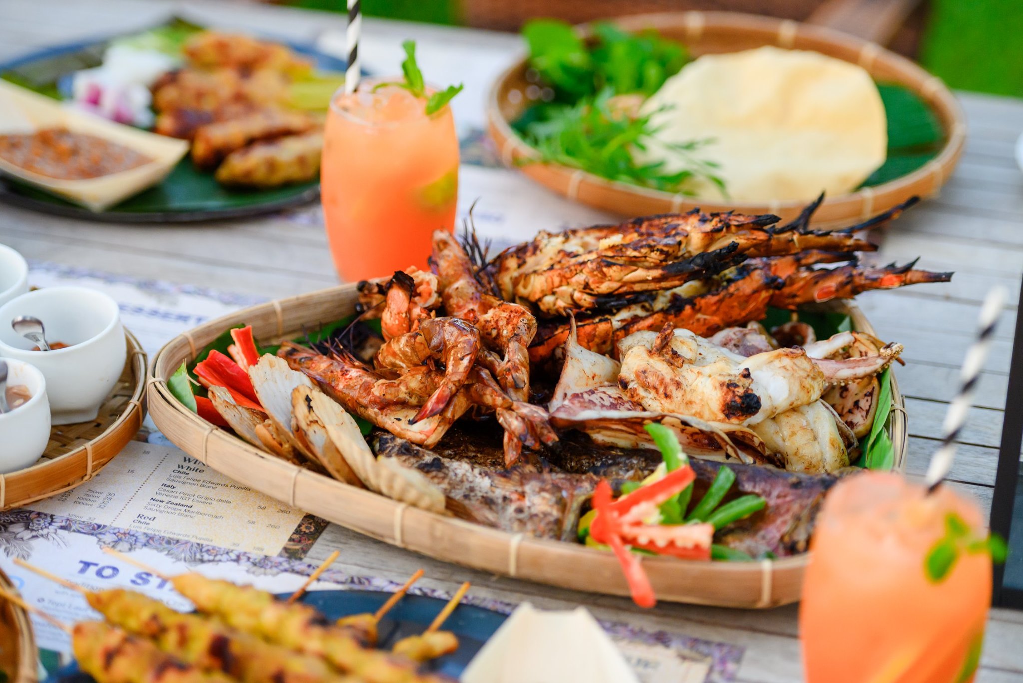 Pelbagai hidangan buffet makanan laut dan tempatan di hotel-hotel Pulau Pinang
