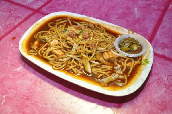 Hidangan makanan laut di Restoran Dinding Gelas Besar