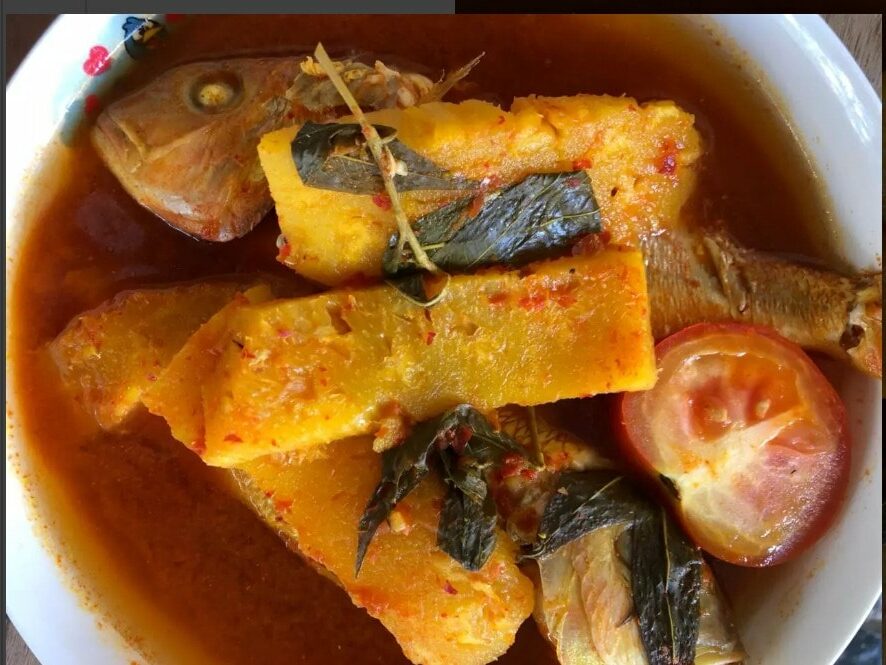 Asam Rebus Ikan Kerisi Dengan Nenas