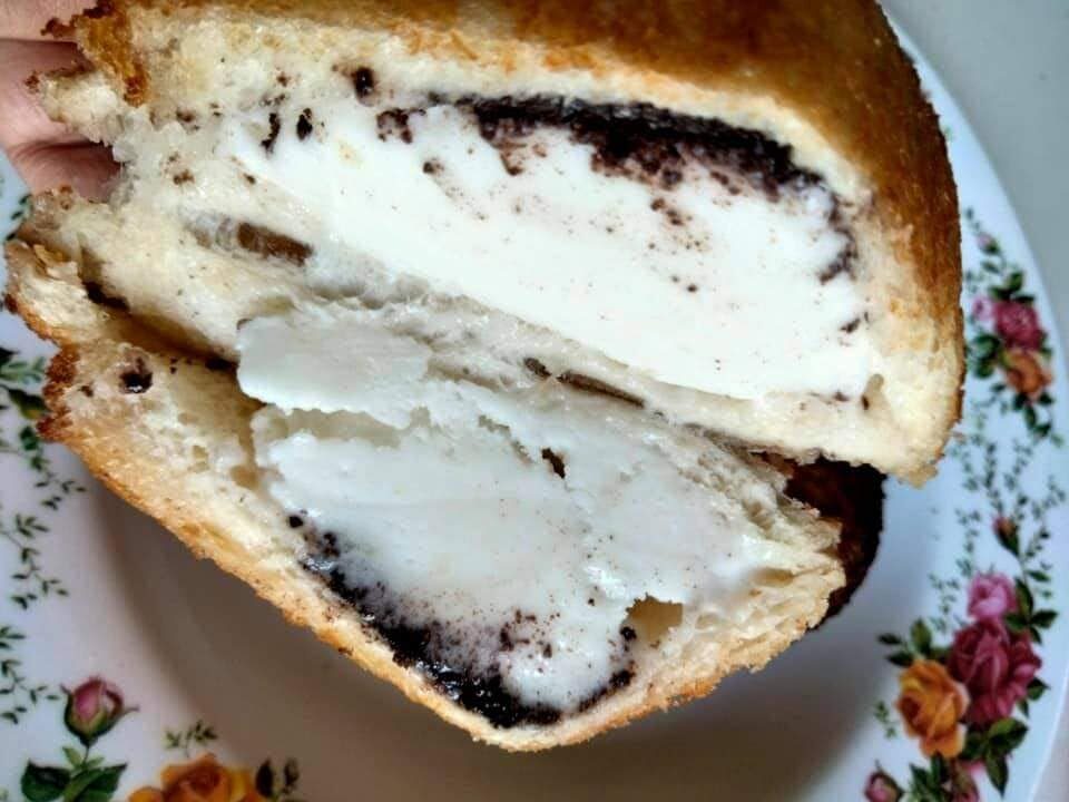 Aiskrim goreng bersalut roti