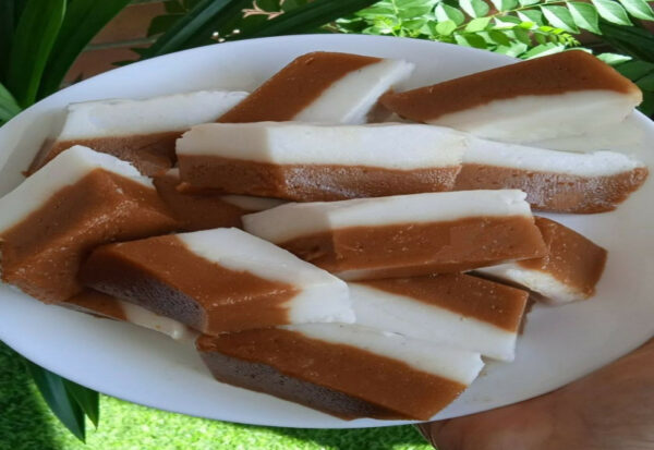 Kuih talam gula merah berlapis