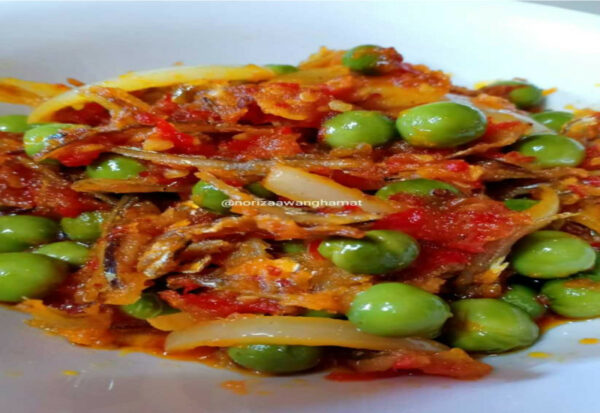 Sambal ikan bilis dengan terung pipit