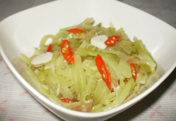 Labu siam tumis dengan rempah