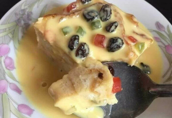 Puding roti disiram sos kastard