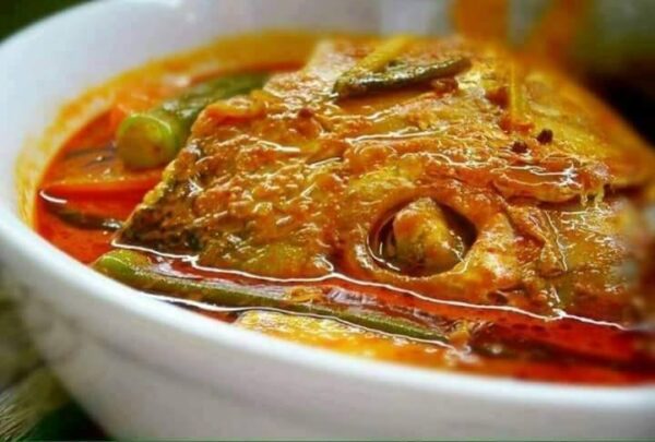 Kari kepala ikan Jenahak yang pekat