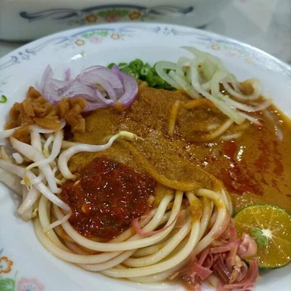 Mangkuk laksa Johor ikan tenggiri