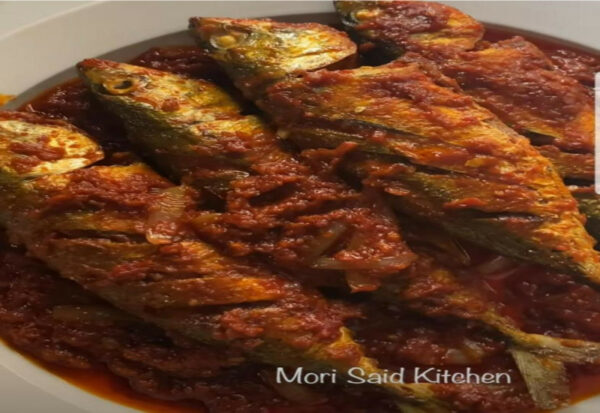 Sambal ikan kembung siap dengan hirisan limau