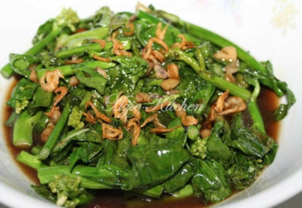 Hidangan kailan goreng sos tiram
