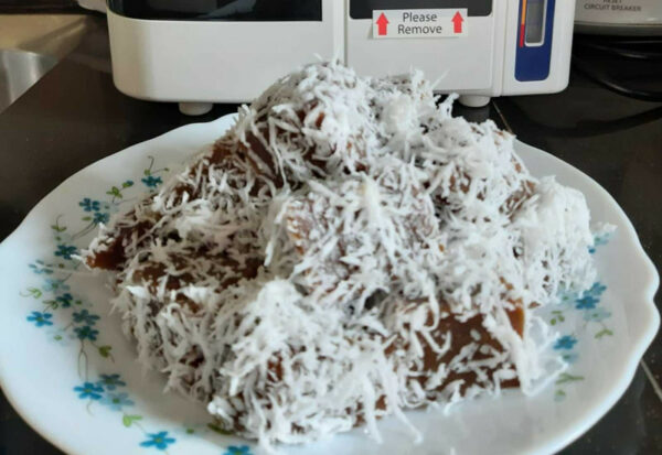 Penyediaan Kuih Kaswi Gedik yang kenyal