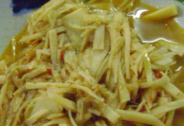Rebung masak bedudun bersama sambal belacan