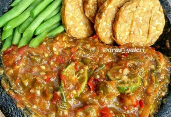 Sambal belacan tradisional yang dipadu dengan limau