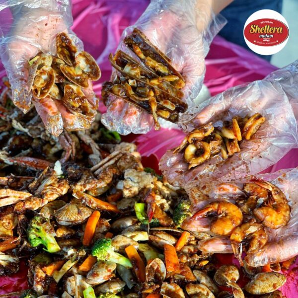 Hidangan laut di Shellera Makan