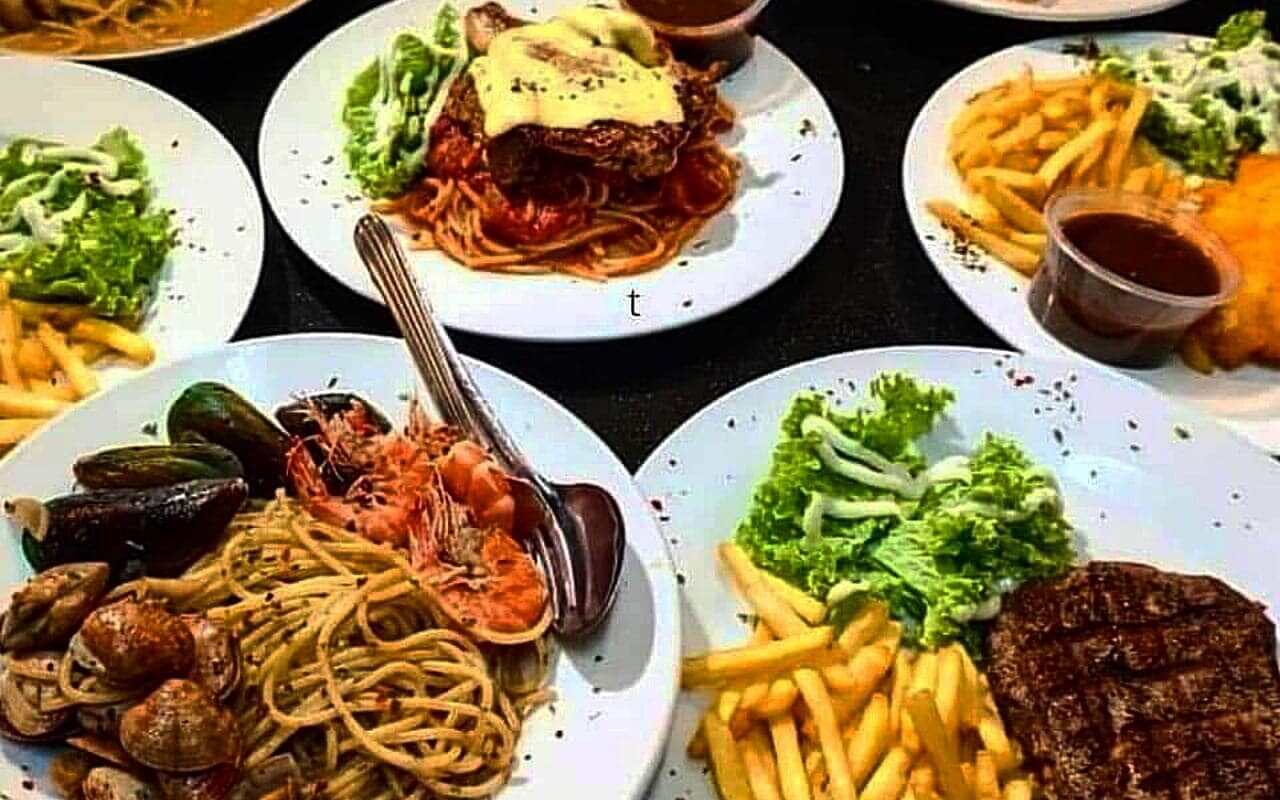 Hidangan steak dari Eye's Steak