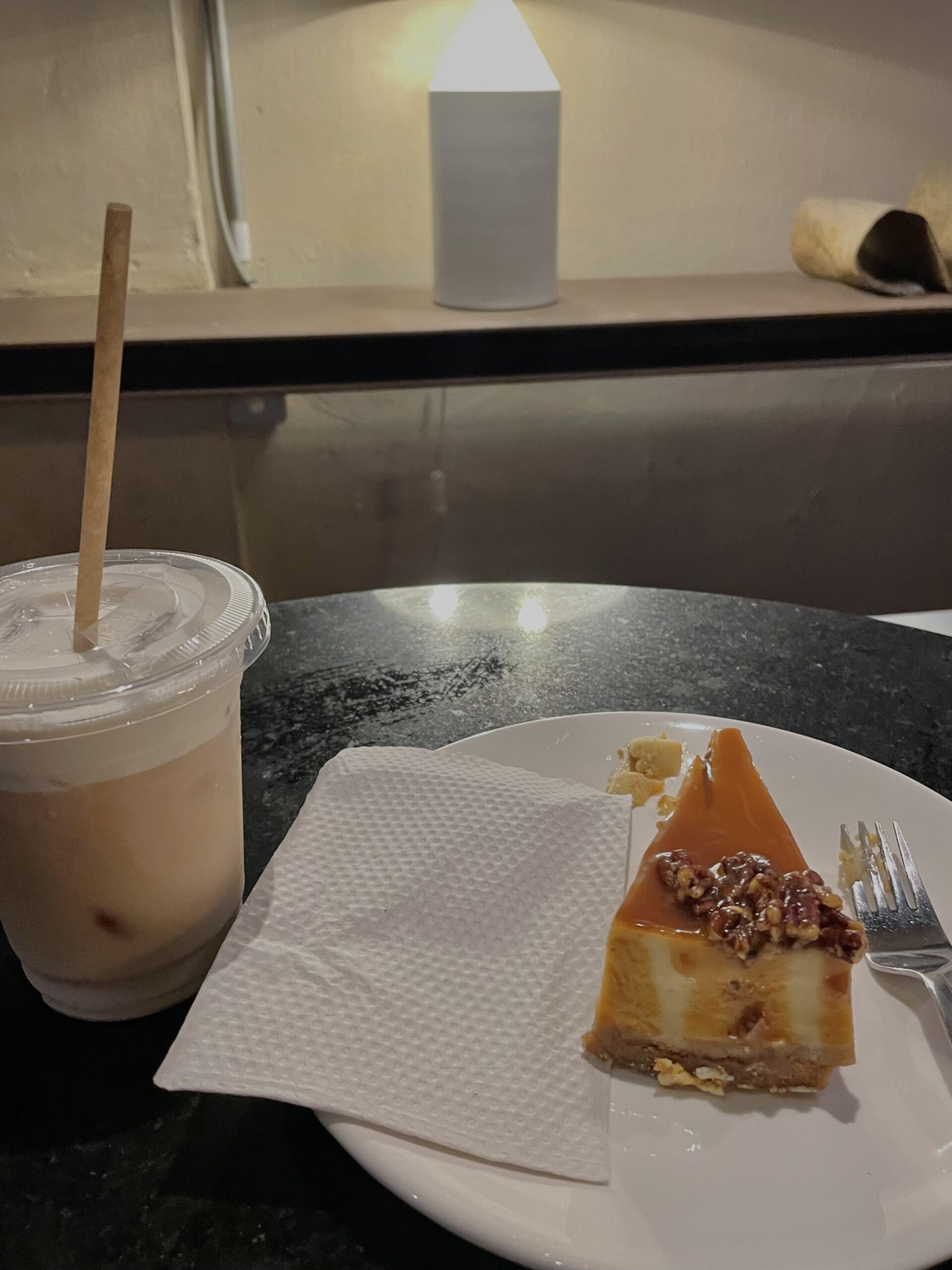 Suasana kedai kopi menarik untuk dicuba di Kuantan, Pahang.