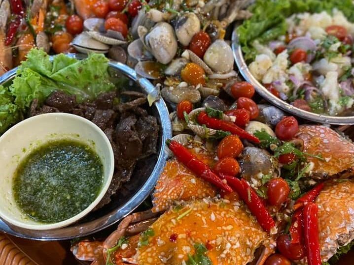 BinMohamed Food Garden, ruang makan terbuka