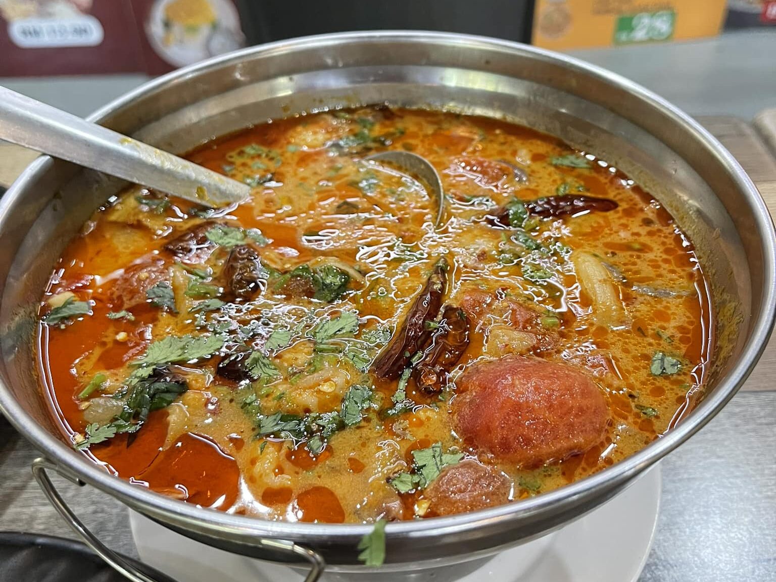Hidangan makanan laut di Restoran Jaosamut