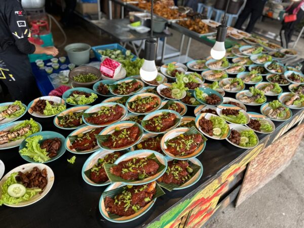 Singgang budu ikan dengan kuah kuning