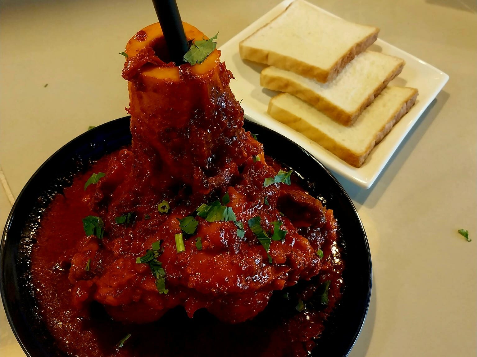 Hidangan nasi dan lauk di Restoran Saffron