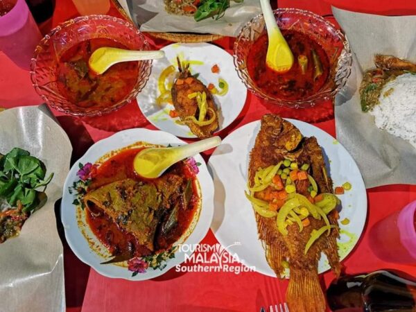 Asam pedas ikan di Pondok Otek