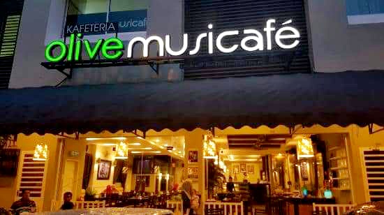 Makanan dan suasana santai di Olive Musicafe