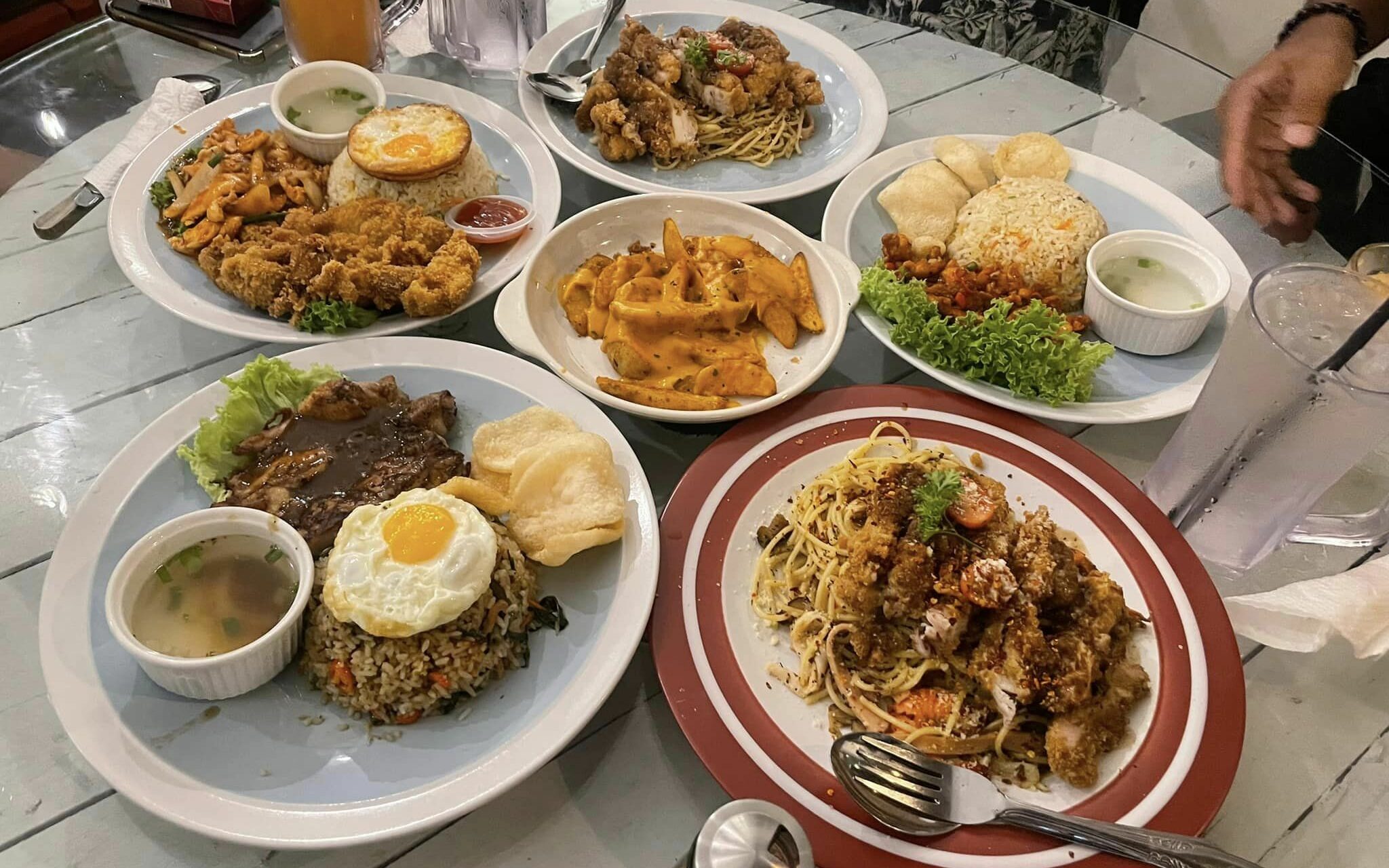 Suasana Dine N Dash Bistro