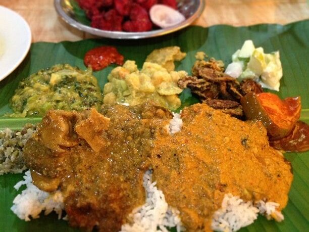 Nasi daun pisang di Devi’s Corner, Bangsar