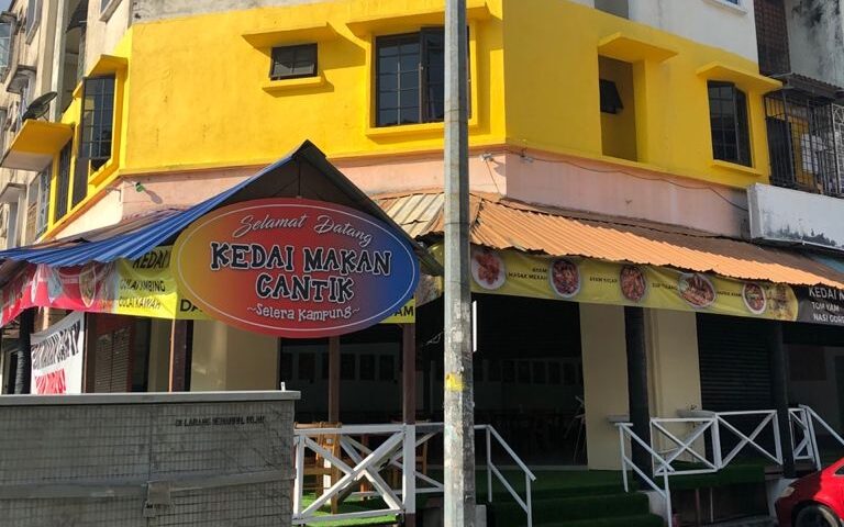Makanan di Kedai Makan Cantik
