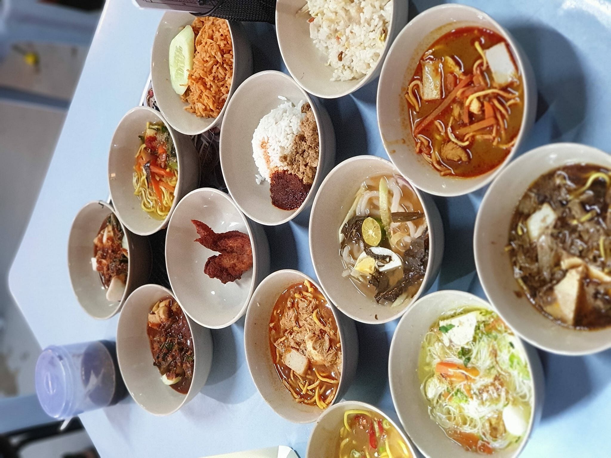 Suasana atau menu di Kafe Eat & Repeat