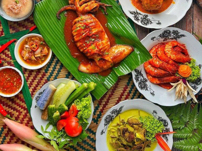 Makanan Restoran Mak Kimbong